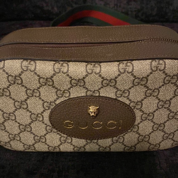 Slightly used Gucci bag - Picture 2 of 5